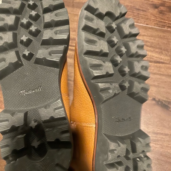 Madewell Citywalk Lugsole Chelsea Boot in Leather size 7.5 - Picture 4 of 8